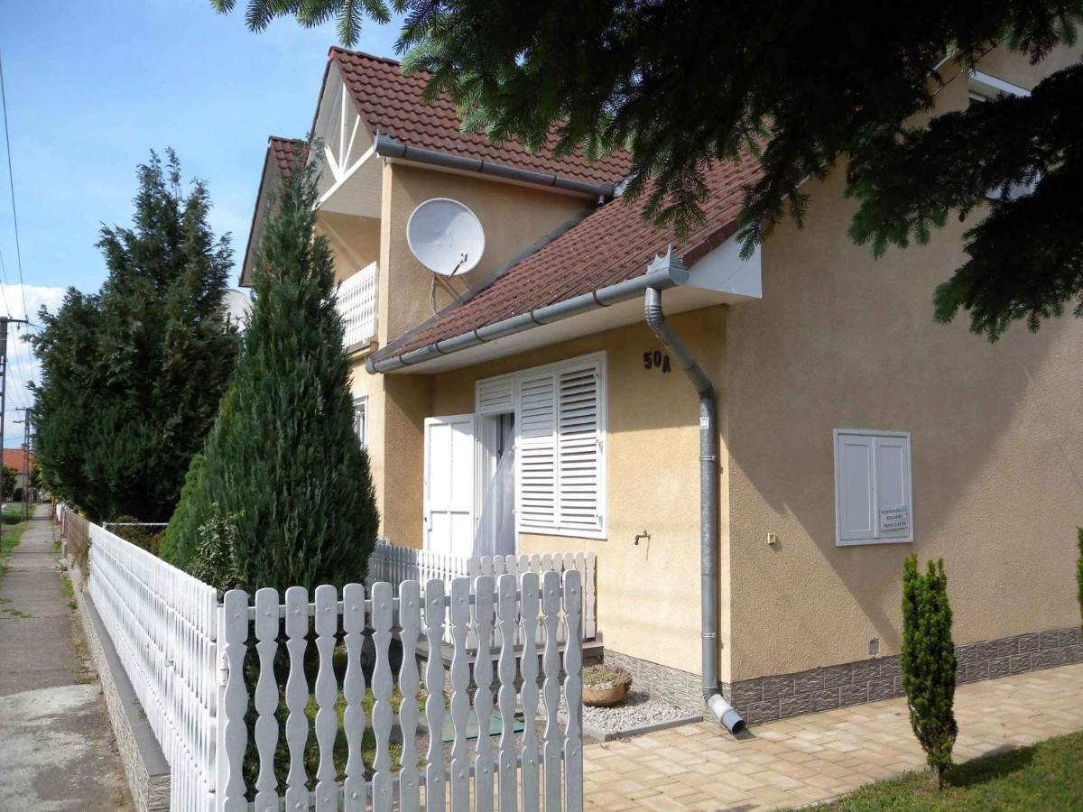 Apartments In Balatonkeresztur 37924 エクステリア 写真