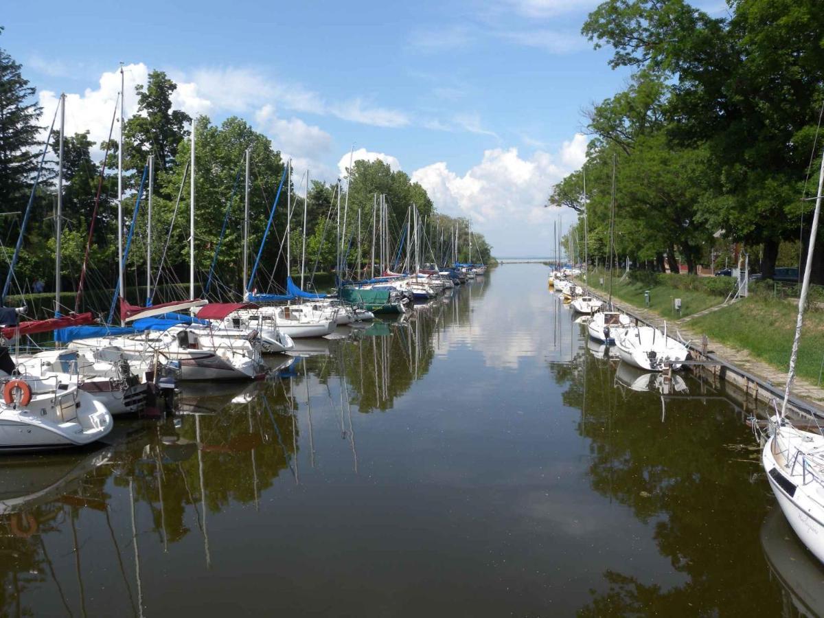 Apartments In Balatonkeresztur 37924 エクステリア 写真