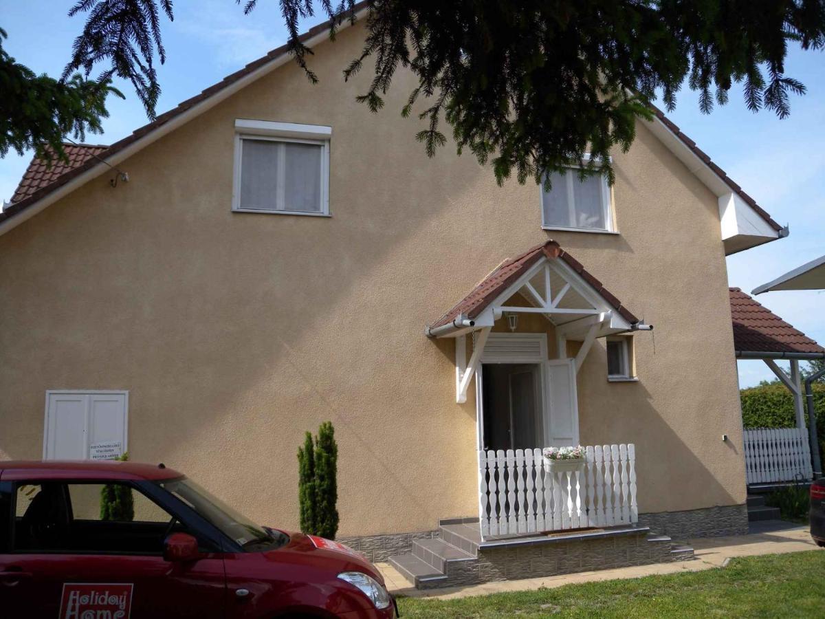 Apartments In Balatonkeresztur 37924 エクステリア 写真