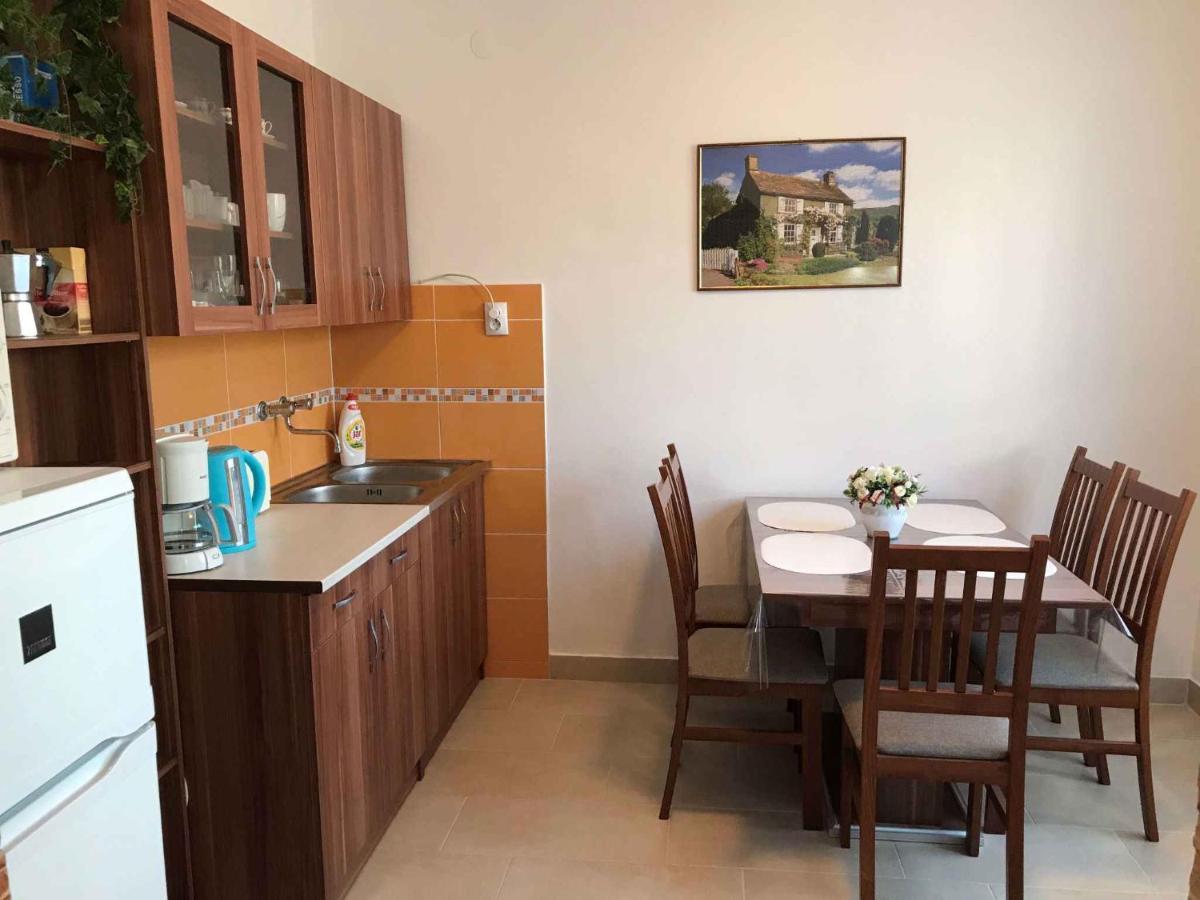 Apartments In Balatonkeresztur 37924 エクステリア 写真