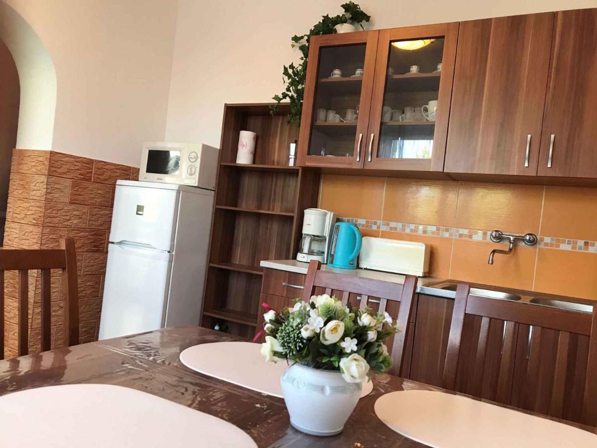 Apartments In Balatonkeresztur 37924 エクステリア 写真