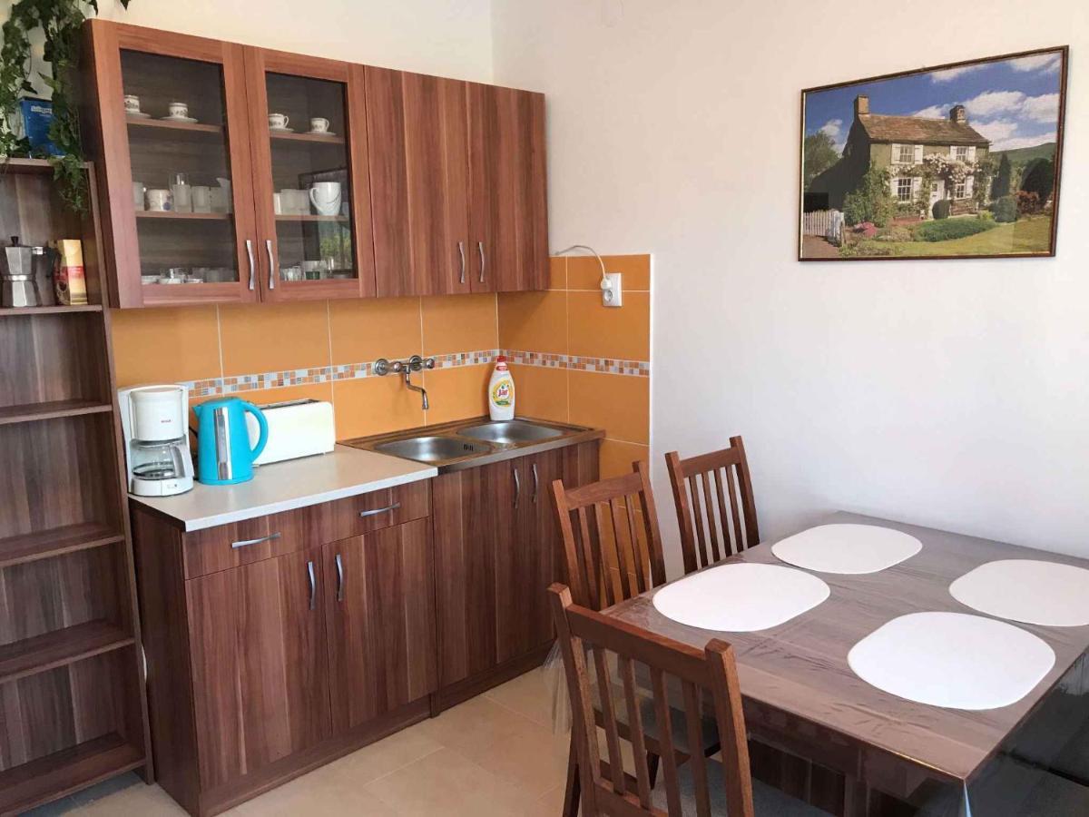 Apartments In Balatonkeresztur 37924 エクステリア 写真
