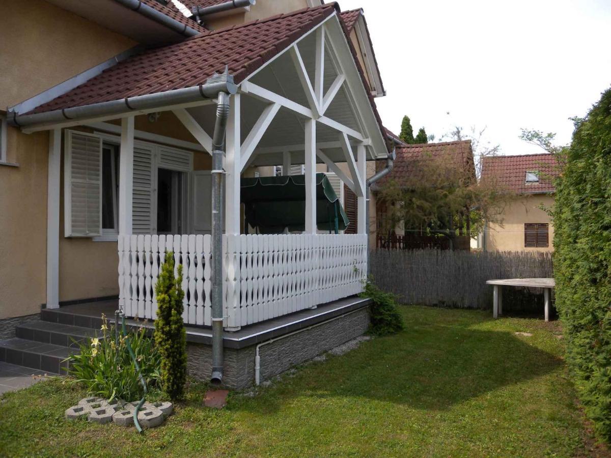 Apartments In Balatonkeresztur 37924 エクステリア 写真